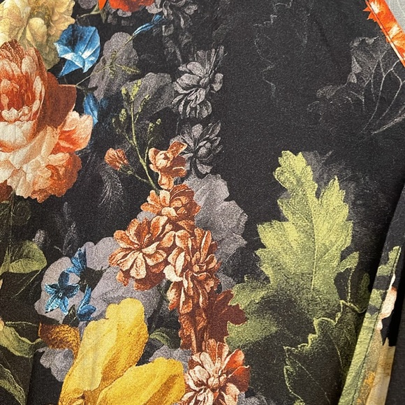 Anthropologie, medium, black floral crossover top - Picture 4 of 9